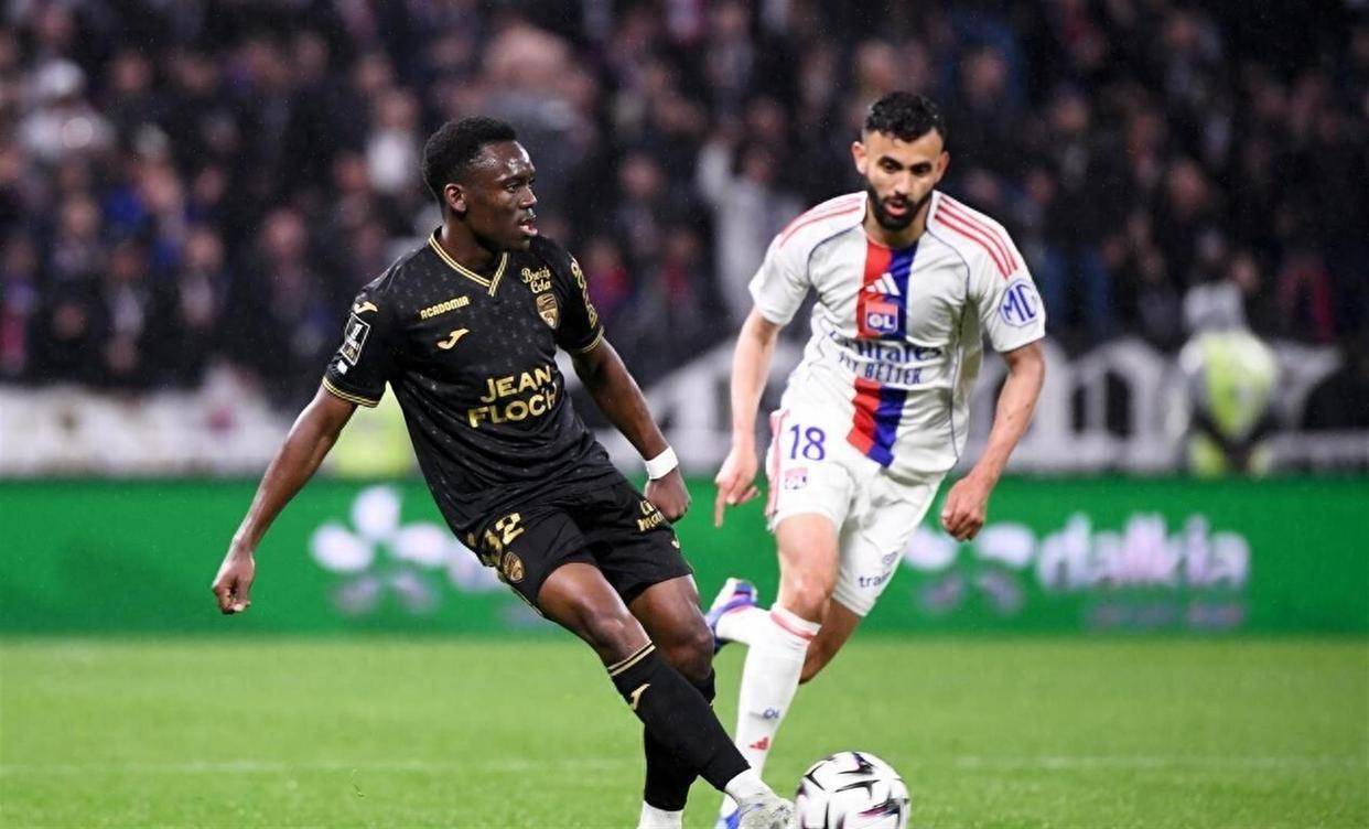 随着19岁皇马租将发威+里昂2-0，里尔4-0，法甲最新积分榜诞生